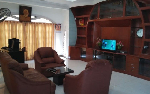 Fast Track Nungambakkam – Lobby – Chennai