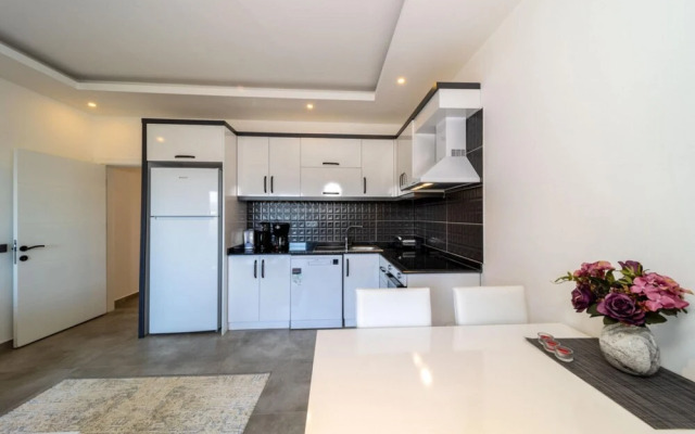 Lovely Flat With Shared Pool and Balcony in Alanya
