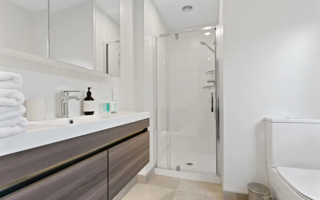 CBD Spacious 3 Storey Terrace House