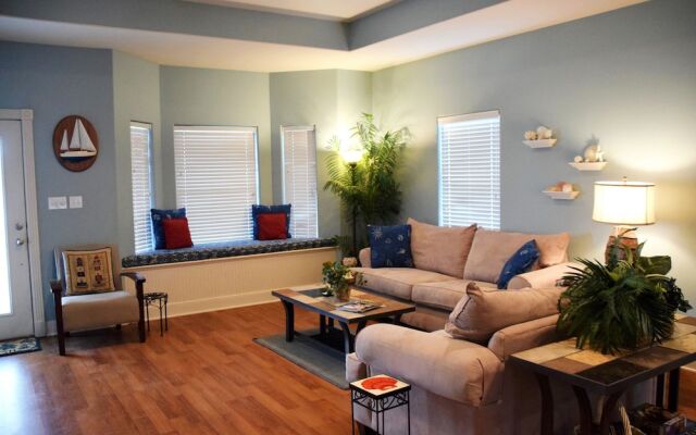 Spinnaker House - Four Bedroom Home