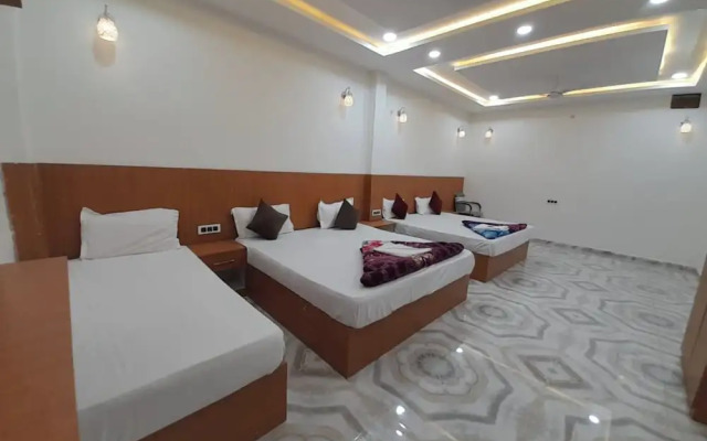 Goroomgo Nirmala Palace Ayodhya