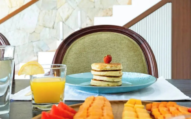 Luxurious Family 6 Br Villa in Seminyak Breakfast Include