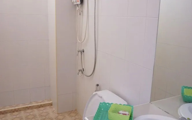 Jirasin Ranong Apartment