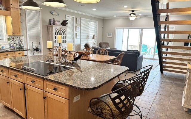 Dolphin Watch 3 Bedroom Townhouse by RedAwning