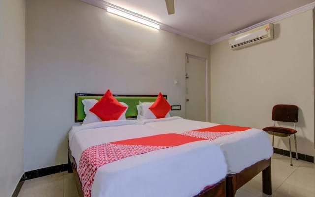 Oyo 14323 Anupama Hotel