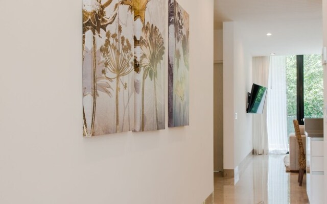 2 Bedroom Apartment Near the Beach