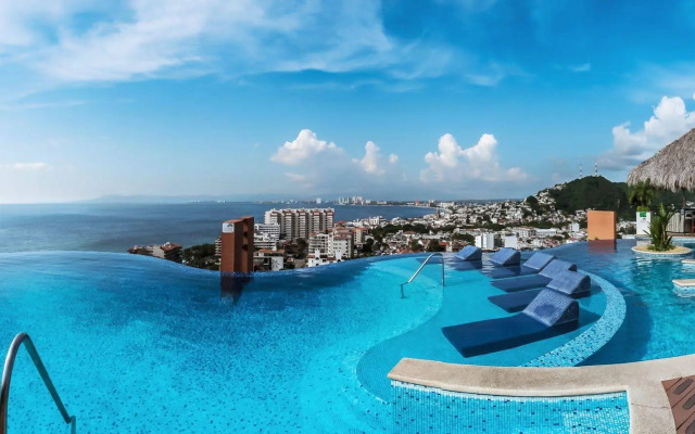 Pinnacle Resorts 220