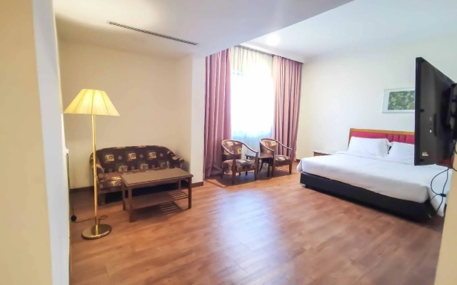 Crystal Crown Hotel Harbour View