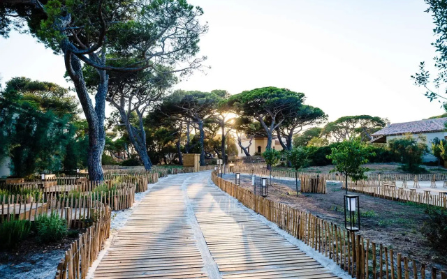 Le Hameau des Pesquiers Ecolodge, Curio Collection