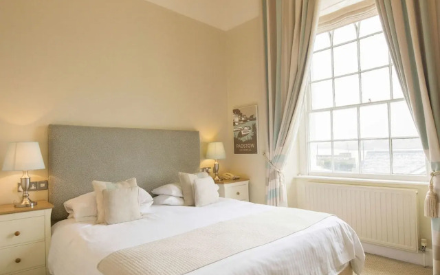 The Old Custom House