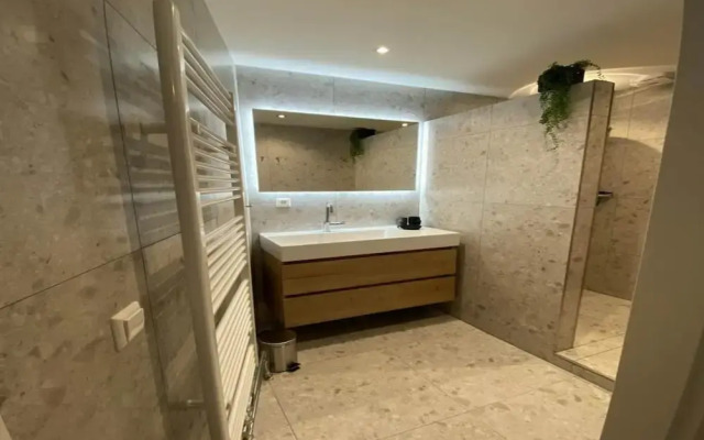 Cozy Apartment Near Beach