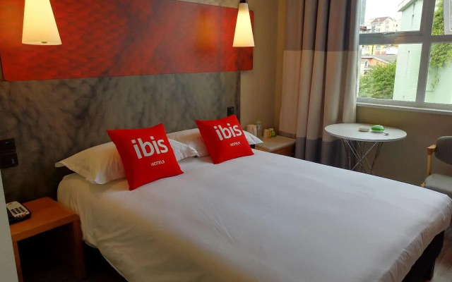 ibis Chengdu Meizhou Center