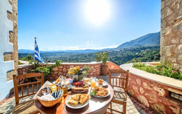 Villa Veneciana with Heated Pool