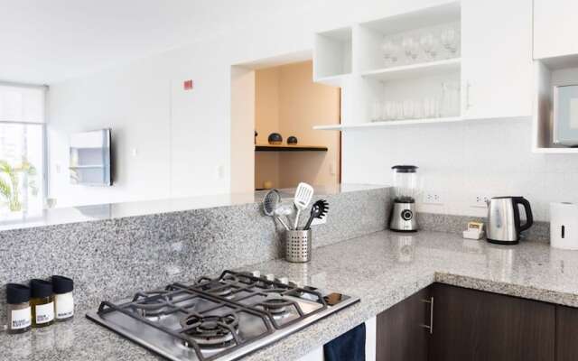 w Great 3BR Duplex With Terrace in Miraflores