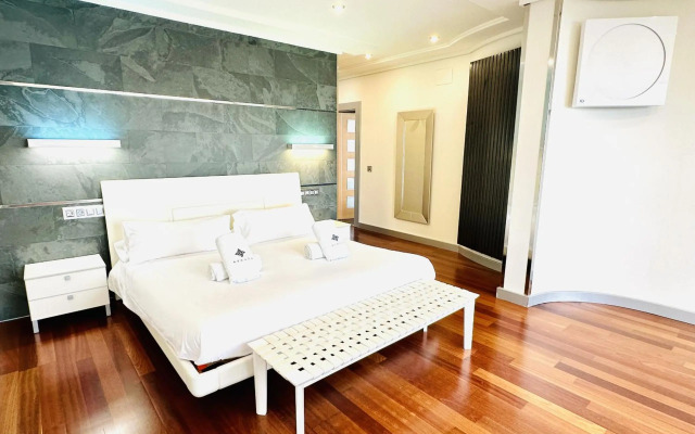 A001 - Villa de lujo en primera línea de mar