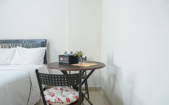 Fully Furnished Studio at Green Park View Apartment