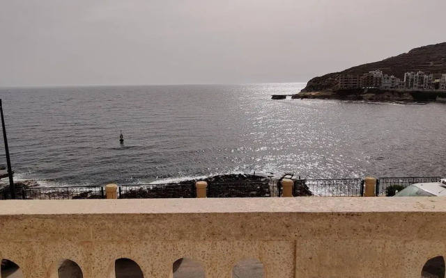 Excellent Views 2-bed Apartment in Marsalforn Gozo
