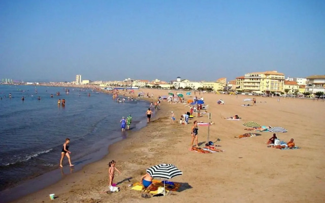 Peaceful Villa in Serignan