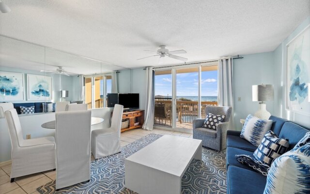 Pelican Beach 0103 1 Bedroom Condo by Pelican Beach Management