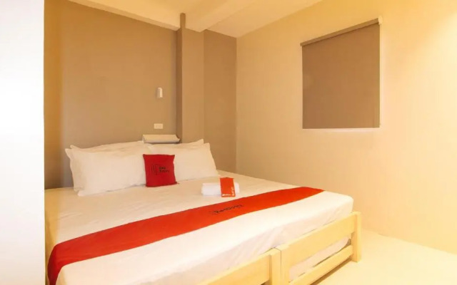 RedDooorz @ Laiya Vivo Hotel Batangas