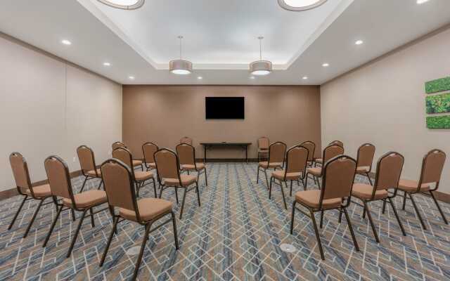 La Quinta Inn and Suites by Wyndham Houston Spring South