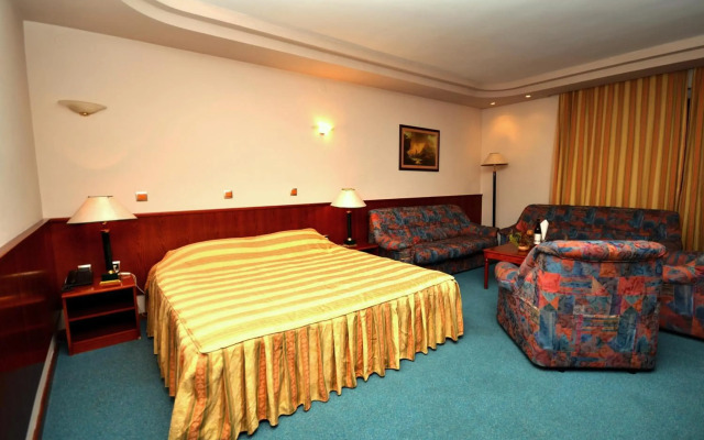 Hotel Lebed