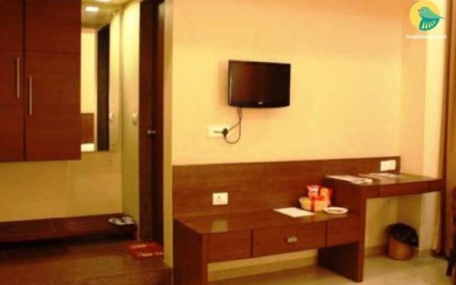 1 BR Guest house in Houtatma 5 Mark, Sangli (9910), by GuestHouser