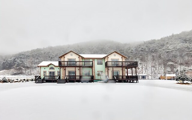 Mungyeong Sunflower Pension&camping Site