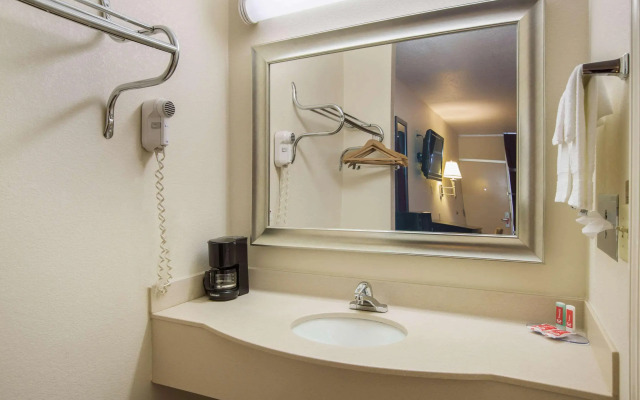 Red Roof Inn Tifton