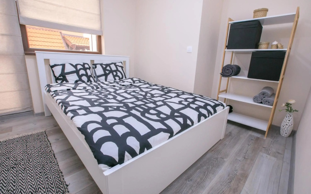 Babylon Park Apartment