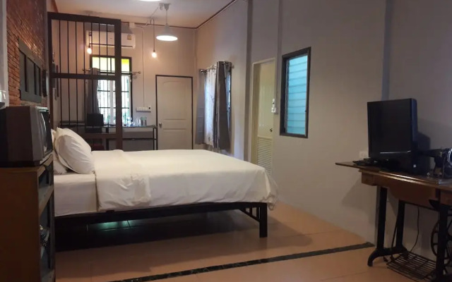 Baan Hotelier Resort