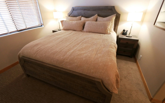 Mammoth West #137 Condo