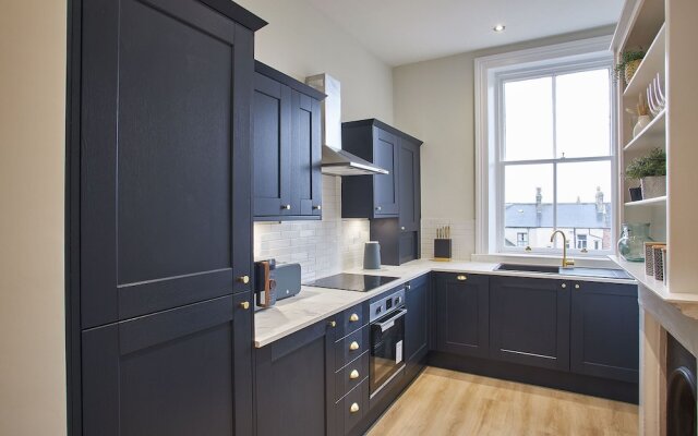 Host Stay Huntcliff View Apartment