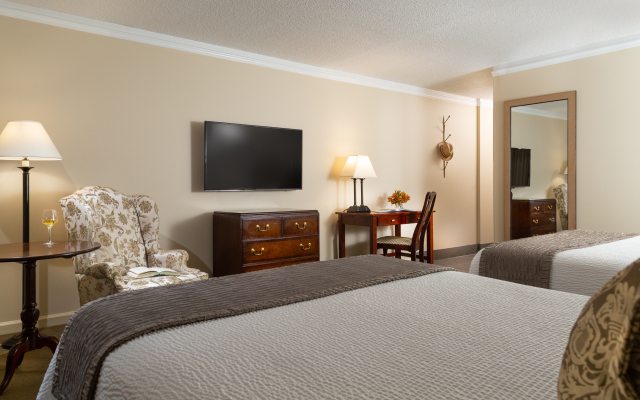 Meadowbrook Inn
