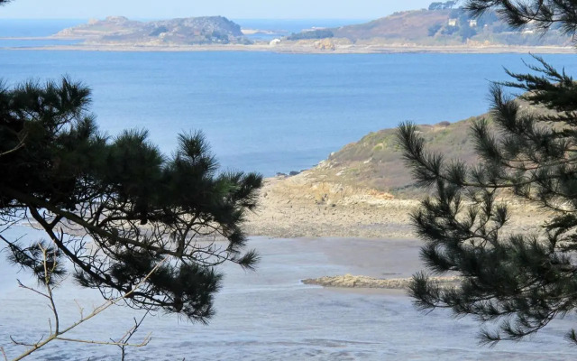 Holiday Home Entre Terre et Mer - PML102