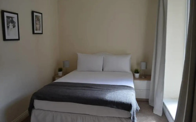 Metrostays - Jervis 66