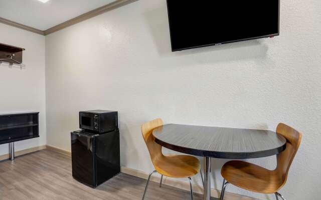 Motel 6 Red Bluff, CA