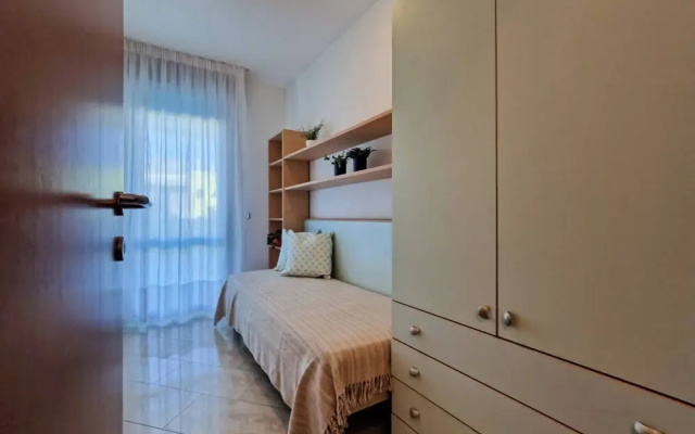 Bright Flat Next to the Beach