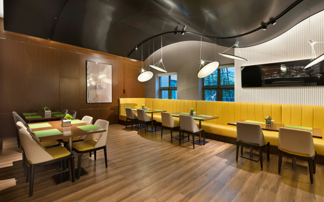 Hampton by Hilton Beijing South Railway Station