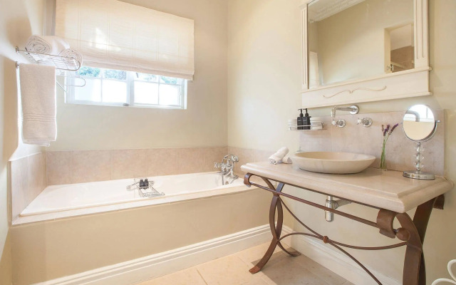 Villa Coloniale Schumacher Luxury Retreat