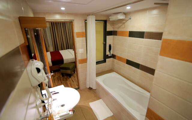 Hotel Hampi International