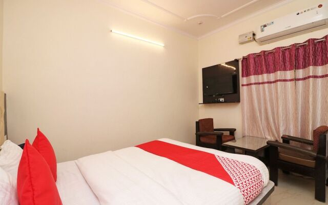 Oyo 22359 Hotel Raj Palace