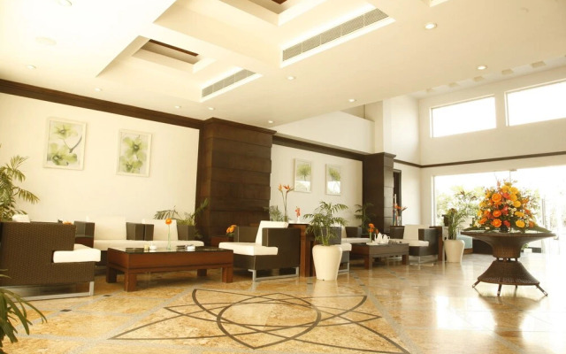 TreeHouse Hotel Club & Spa