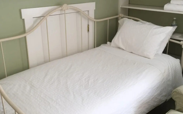 The Tawsty Flower Bed & Breakfast