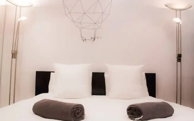 Super Studio IN THE Heart OF Trendy Gracia By Myrentalhost