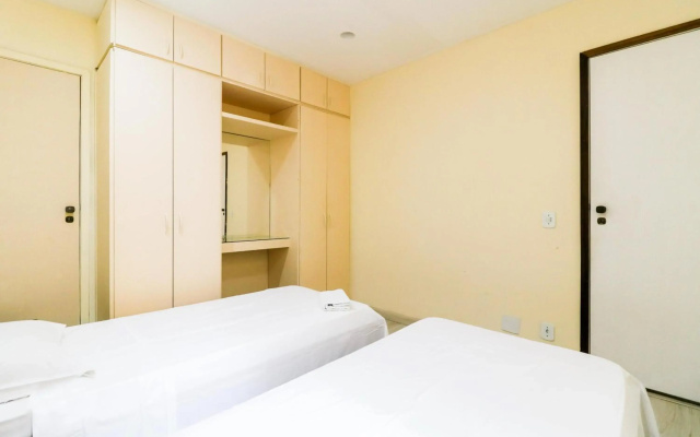 Enorme Apartamento na Av Atlântica