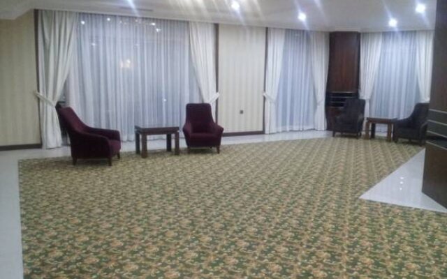 Deluxe Hotel and Spa