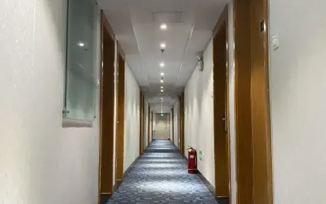 Beijing Letu Hotel(Beijing Gulou Metro Station Store)