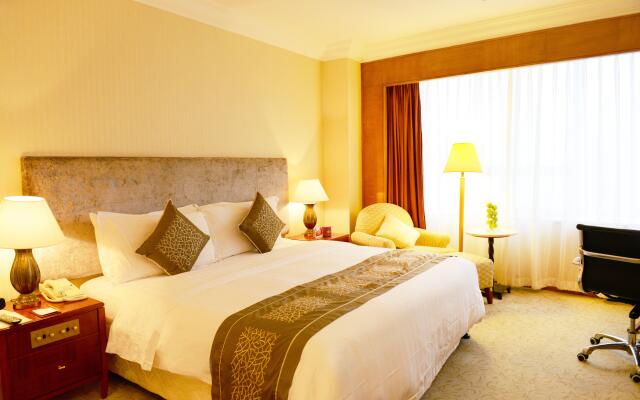 Crowne Plaza Hotel Qingdao by IHG