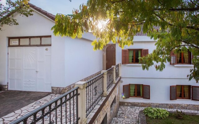Amazing Home in Malinska With Wifi and 2 Bedrooms